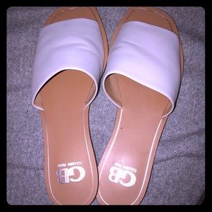 sandals only worn 1 time